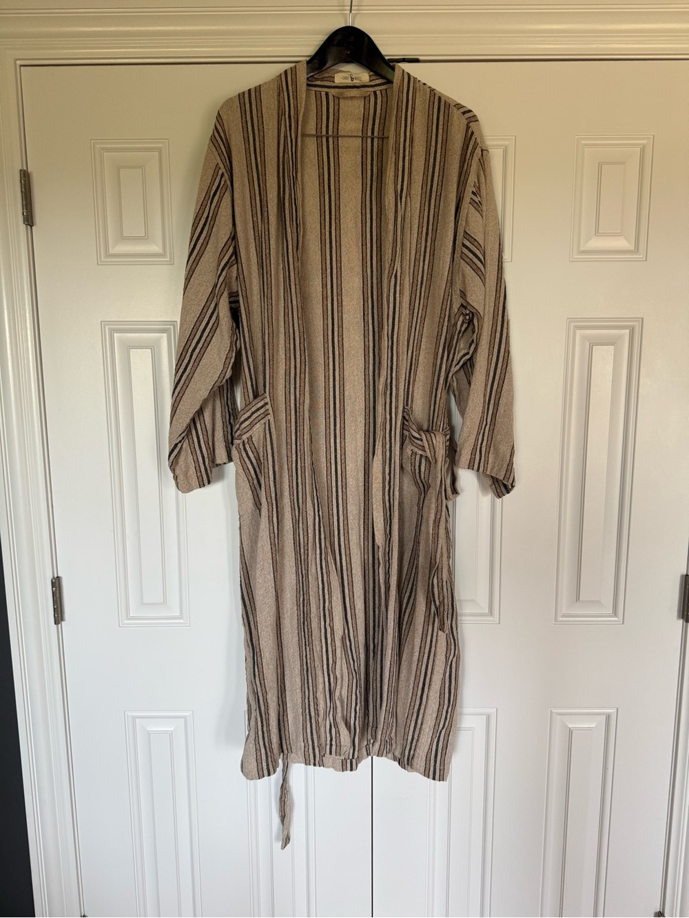 Odd Bird Robe - Picture 2 of 3